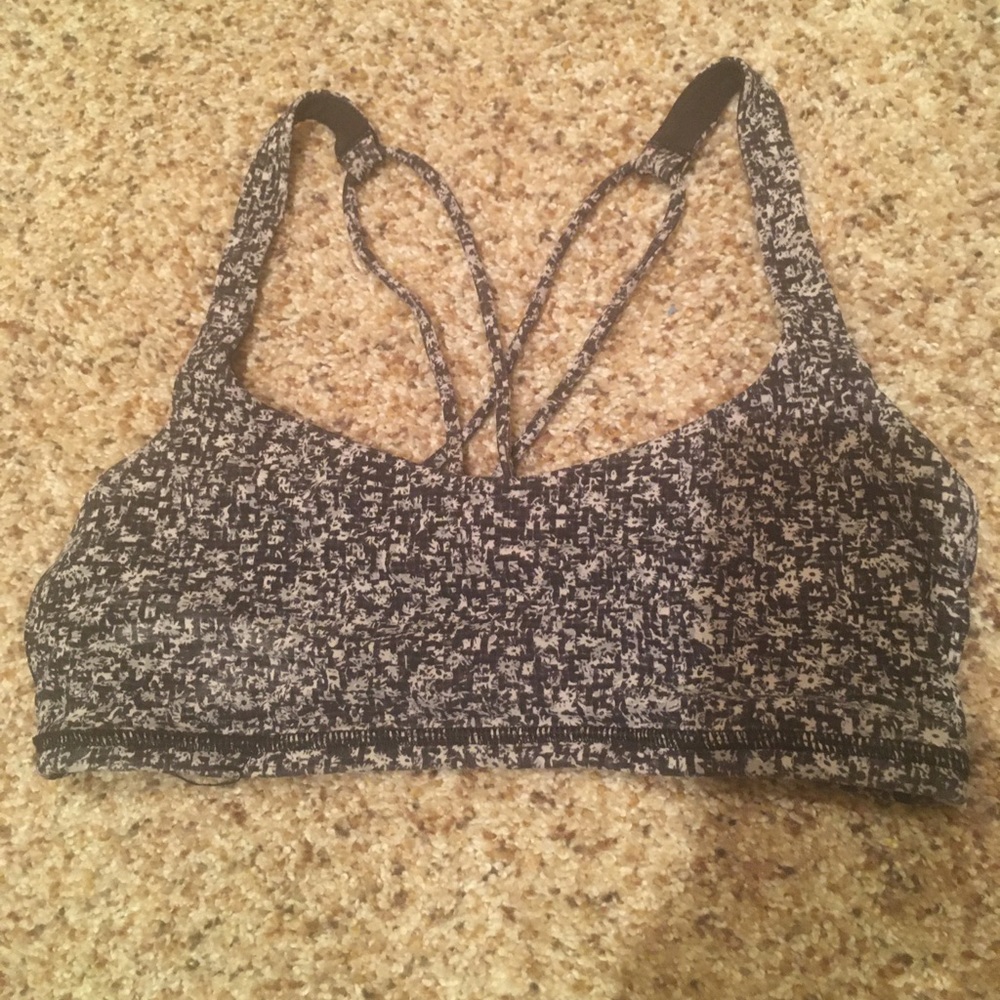 Lululemon Free to Be Bra